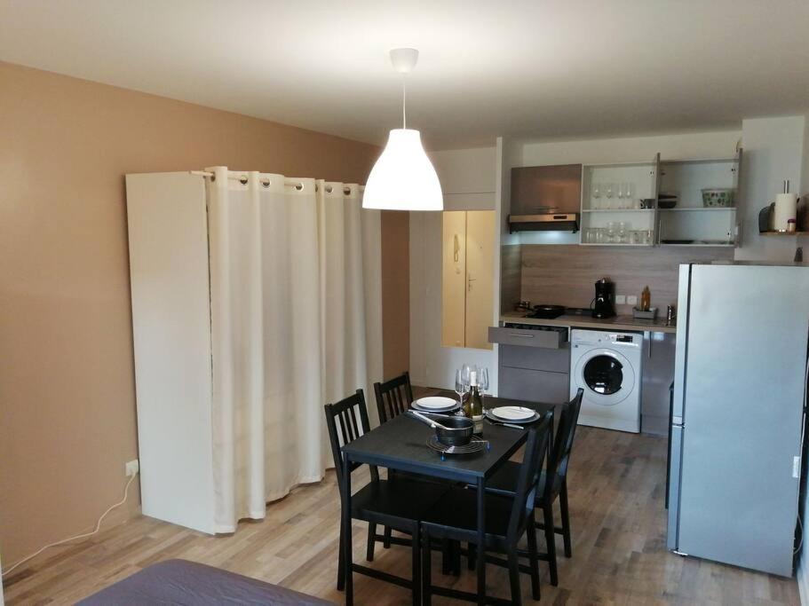 Studio 5 Min Du Centre Et De La Gare Yvetot Exteriör bild